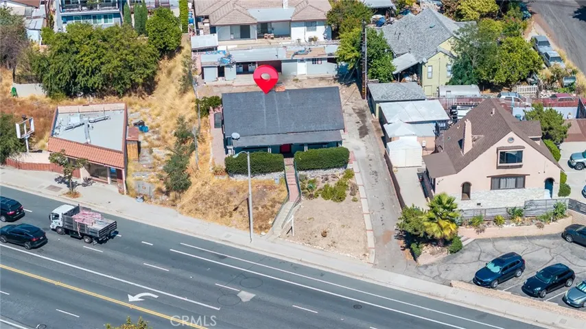 2757 Foothill Boulevard, La Crescenta, California 91214