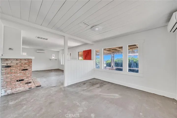 2757 Foothill Boulevard, La Crescenta, California 91214