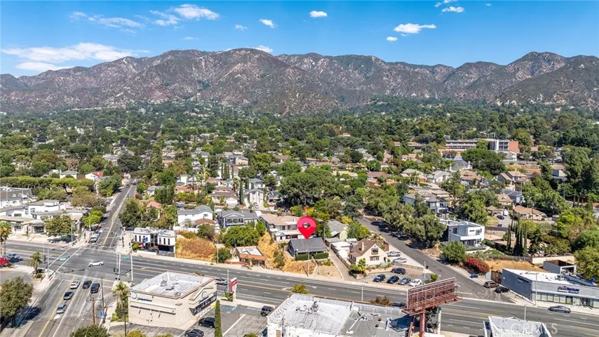 2757 Foothill Boulevard, La Crescenta, California 91214