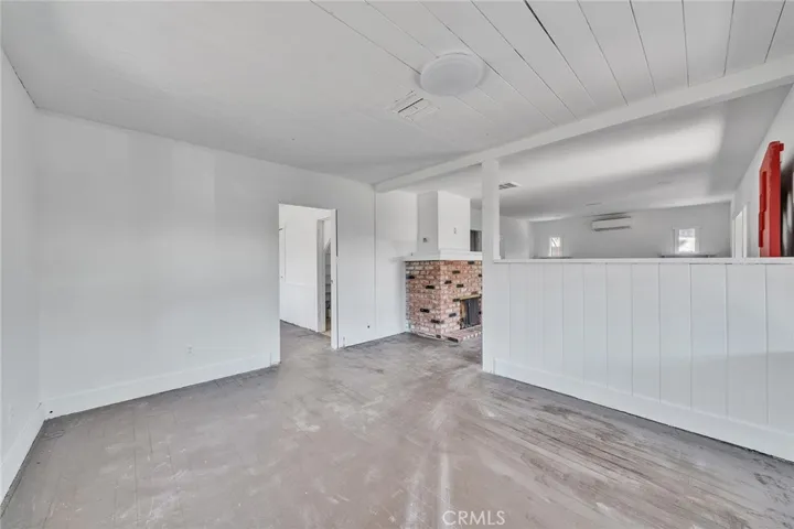 2757 Foothill Boulevard, La Crescenta, California 91214