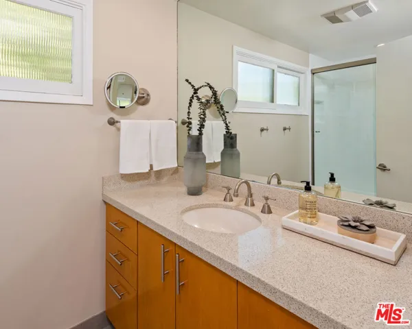 3326 Charleston Way, Los Angeles, California 90068