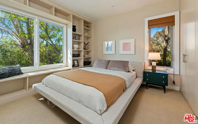 3326 Charleston Way, Los Angeles, California 90068