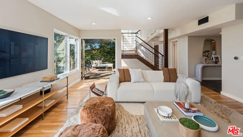 3326 Charleston Way, Los Angeles, California 90068