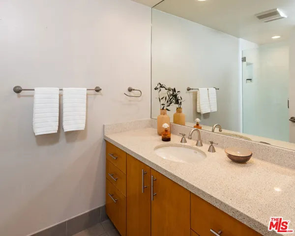 3326 Charleston Way, Los Angeles, California 90068