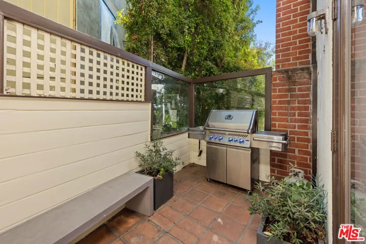 3326 Charleston Way, Los Angeles, California 90068