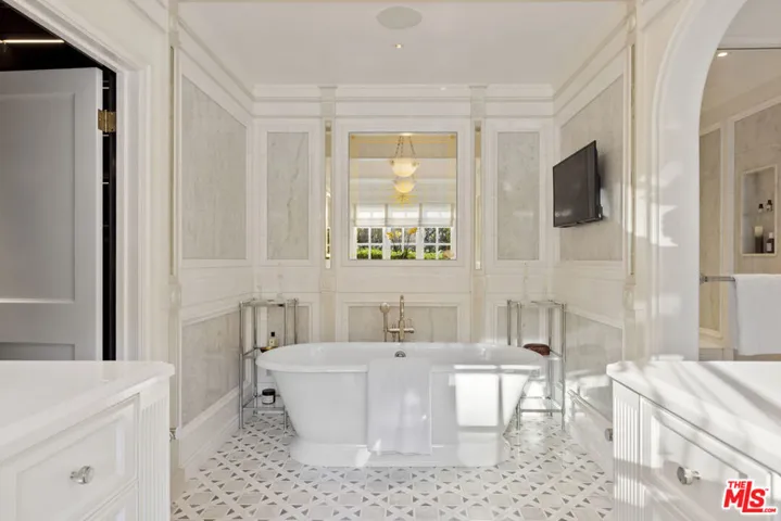 1401 N Doheny Drive, Los Angeles, California 90069
