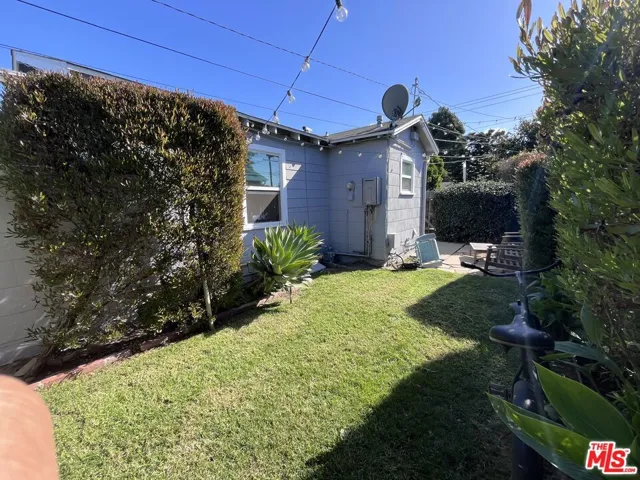 1947 Fullerton Avenue Front, Costa Mesa, California 92627