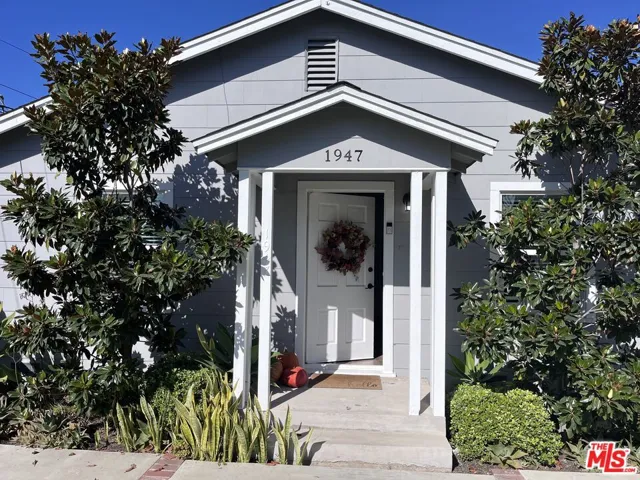 1947 Fullerton Avenue Front, Costa Mesa, California 92627