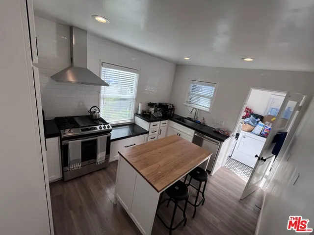 1947 Fullerton Avenue Front, Costa Mesa, California 92627