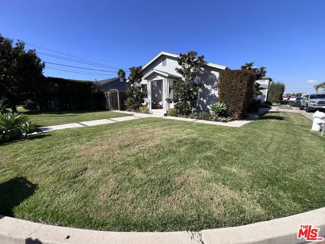 1947 Fullerton Avenue Front, Costa Mesa, California 92627