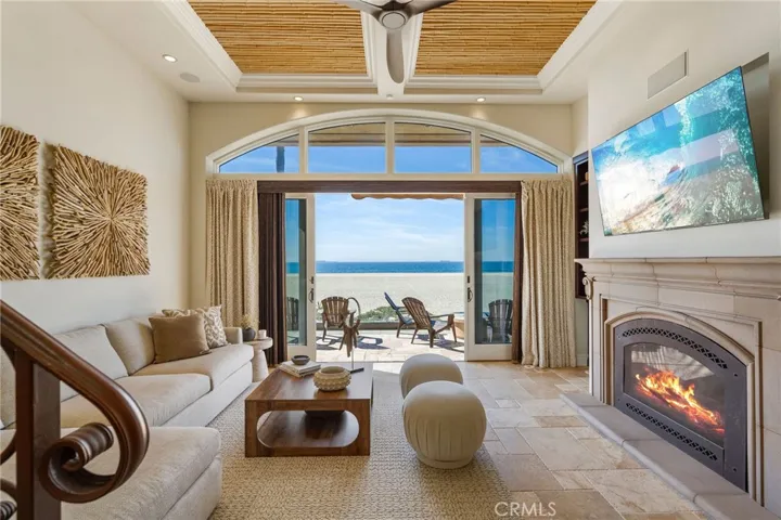 Living area - Oceanfront