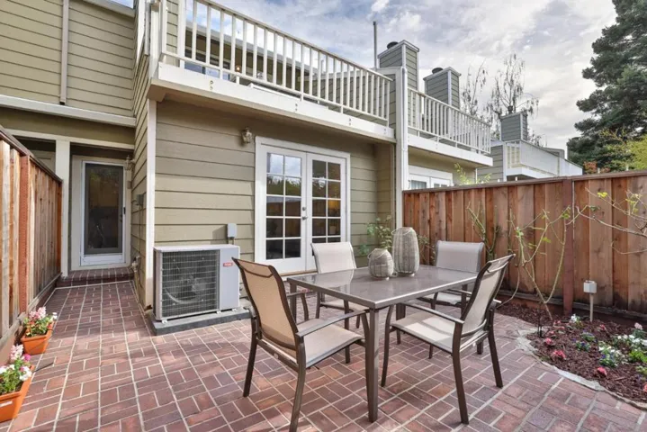 700 Chiquita Avenue 5, Mountain View, California 94041