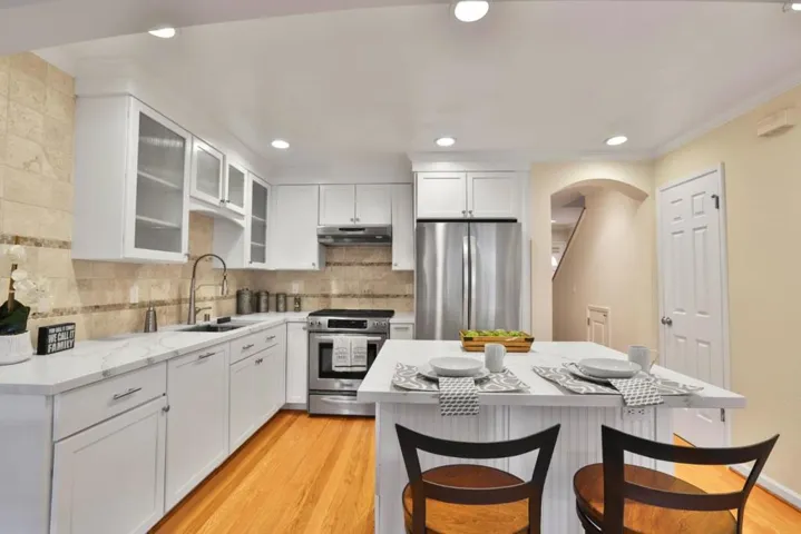 700 Chiquita Avenue 5, Mountain View, California 94041