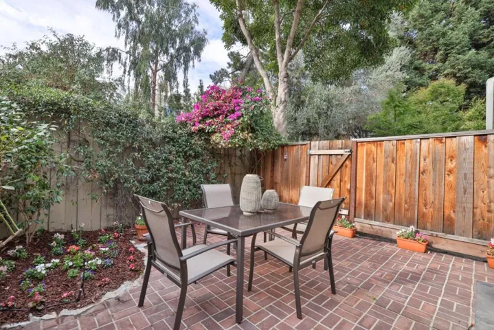 700 Chiquita Avenue 5, Mountain View, California 94041