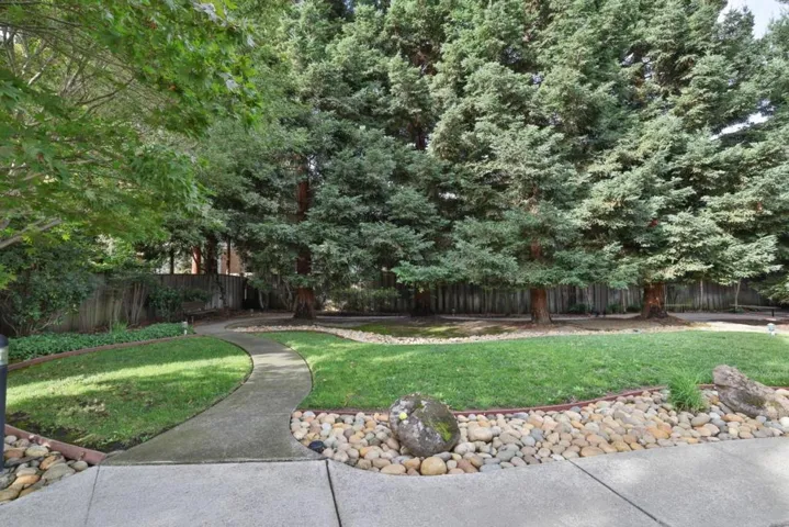 700 Chiquita Avenue 5, Mountain View, California 94041