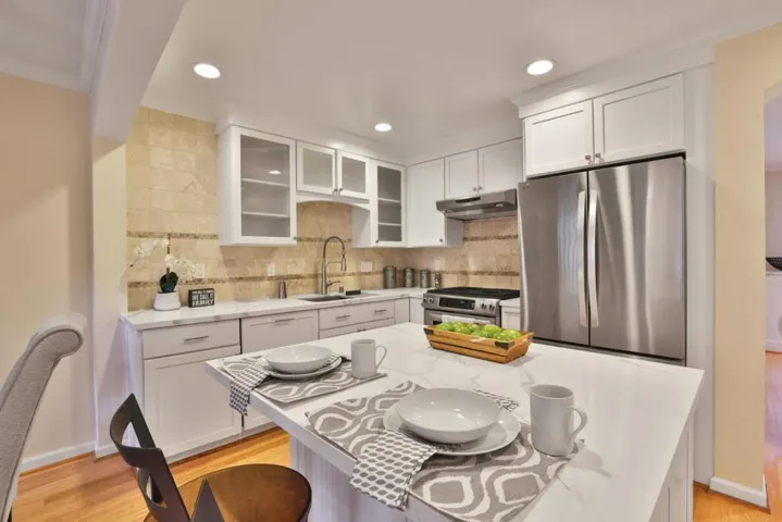 700 Chiquita Avenue 5, Mountain View, California 94041