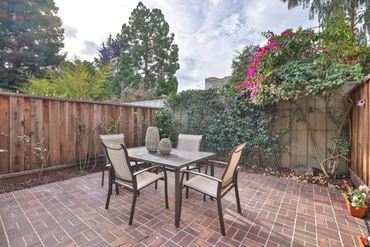 700 Chiquita Avenue 5, Mountain View, California 94041