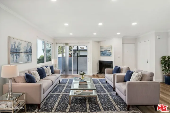 19231 Sherman Way 27, Reseda, California 91335