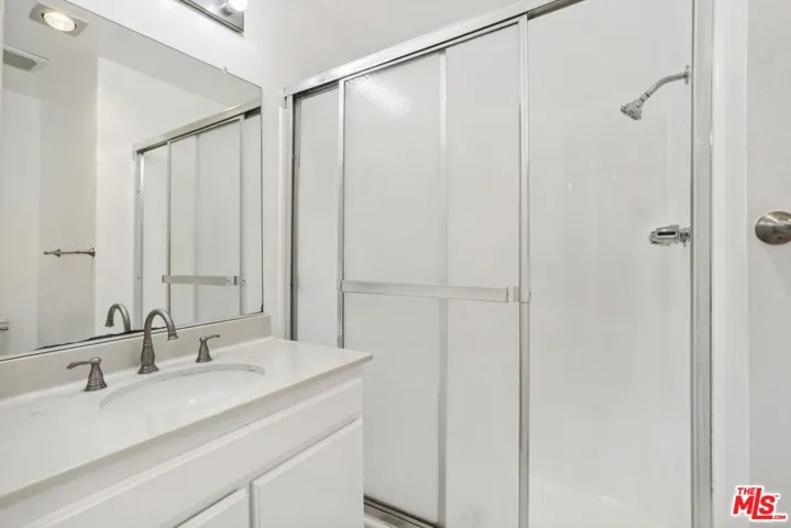 19231 Sherman Way 27, Reseda, California 91335