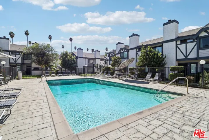 19231 Sherman Way 27, Reseda, California 91335
