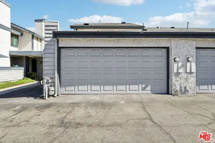 19231 Sherman Way 27, Reseda, California 91335
