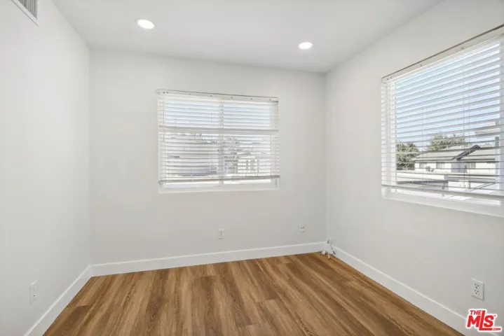 19231 Sherman Way 27, Reseda, California 91335