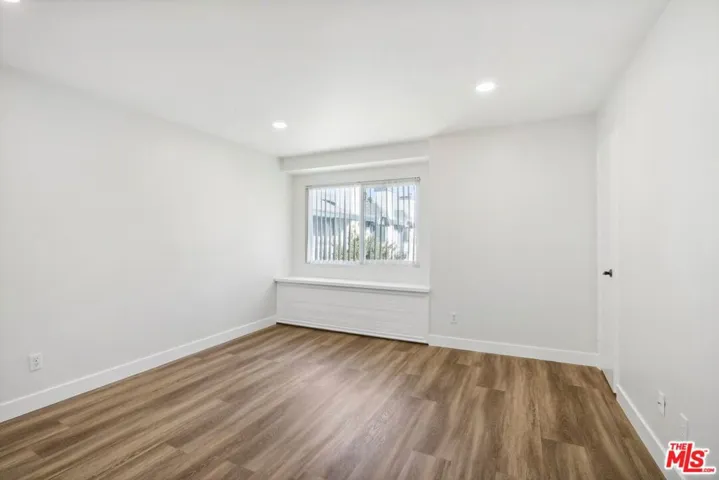 19231 Sherman Way 27, Reseda, California 91335