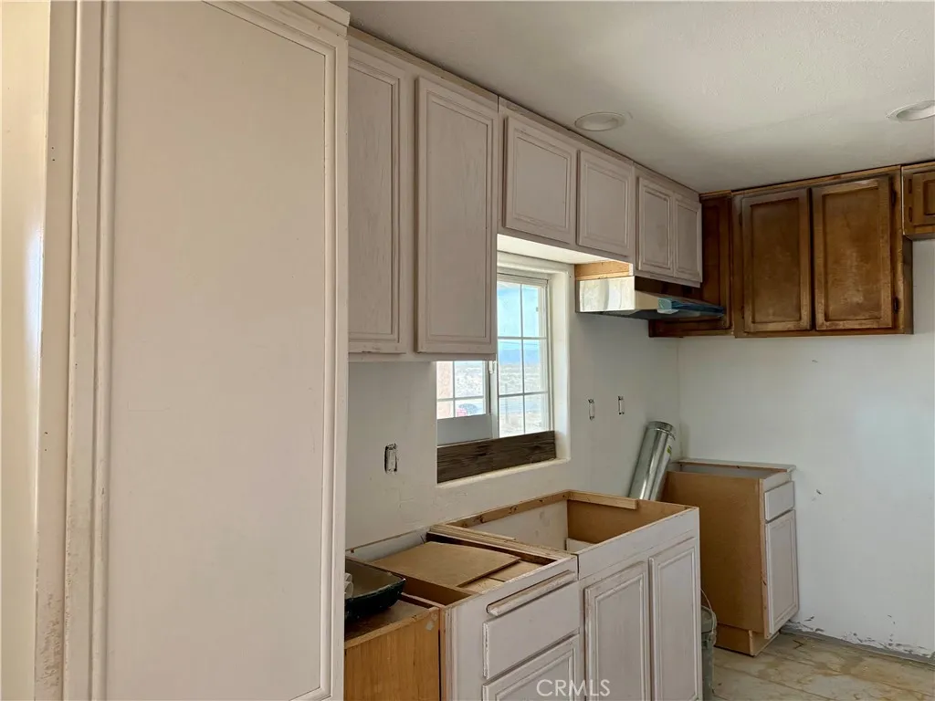 18645 E Palmdale Boulevard, Palmdale, California 93591 home-pic-4