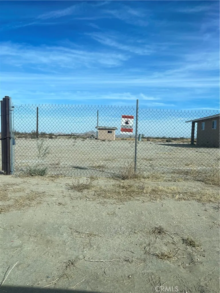 18645 E Palmdale Boulevard, Palmdale, California 93591 home-pic-11