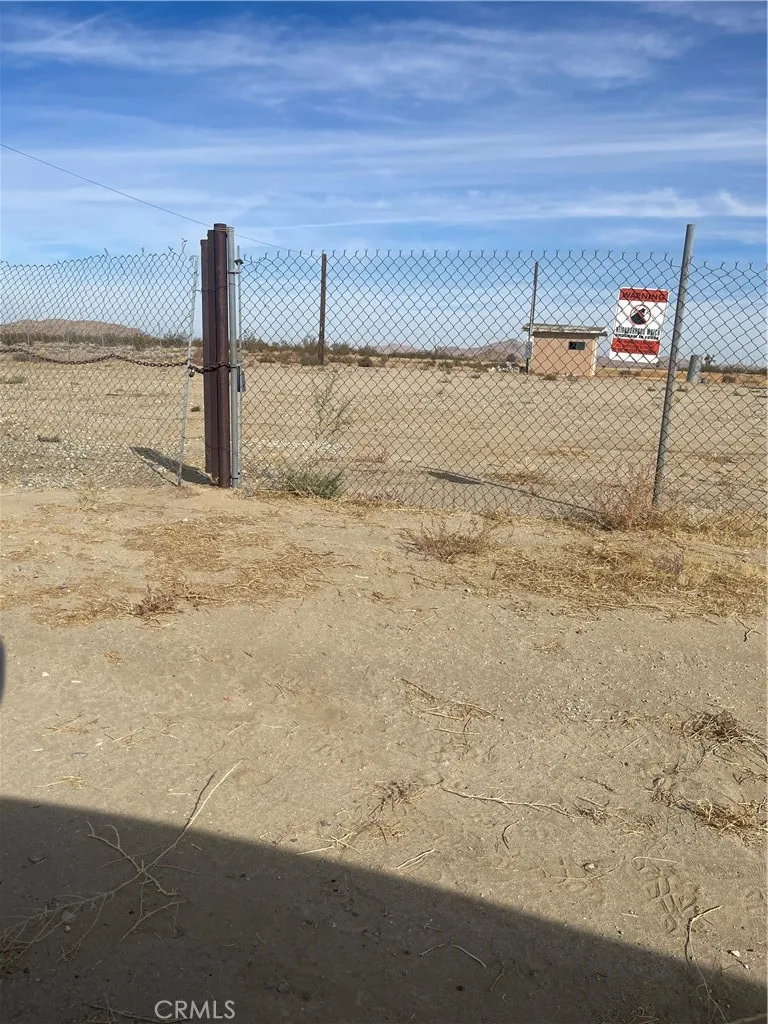 18645 E Palmdale Boulevard, Palmdale, California 93591 home-pic-12