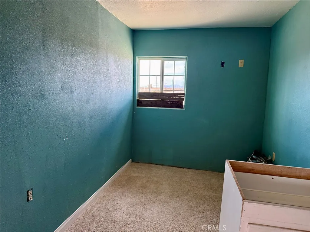 18645 E Palmdale Boulevard, Palmdale, California 93591 home-pic-8