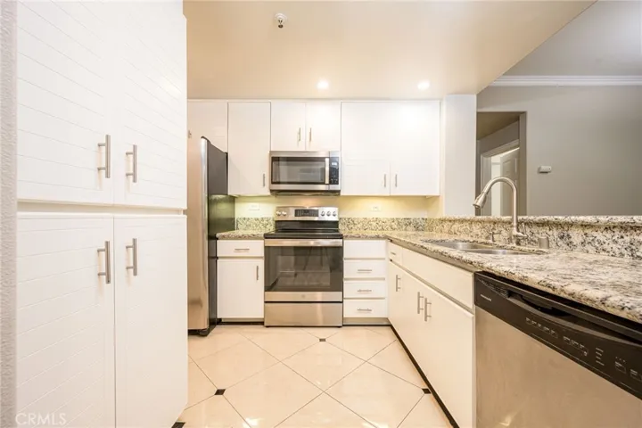 2253 Martin 120, Irvine, California 92612