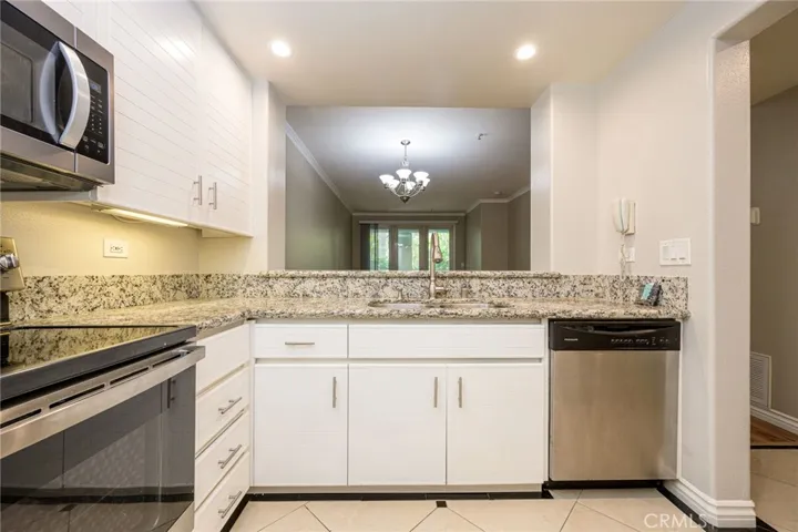 2253 Martin 120, Irvine, California 92612