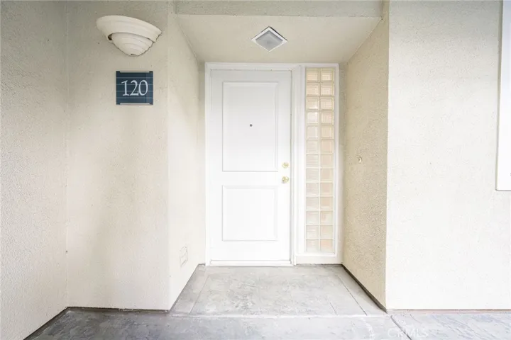 2253 Martin 120, Irvine, California 92612