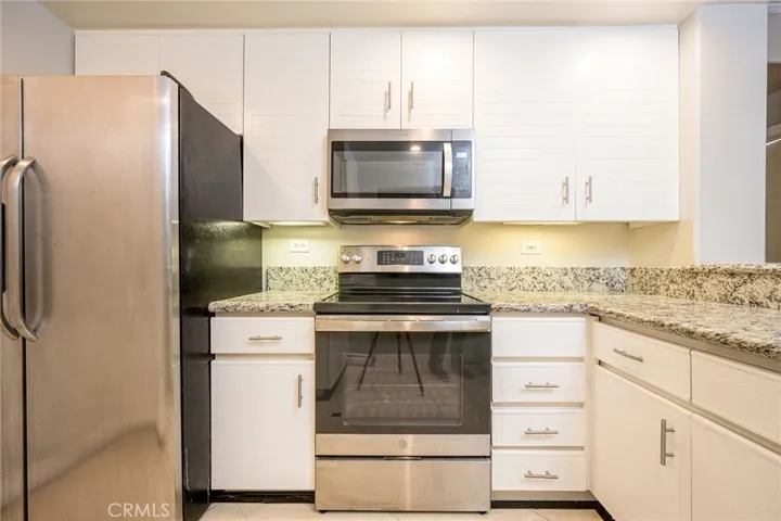 2253 Martin 120, Irvine, California 92612