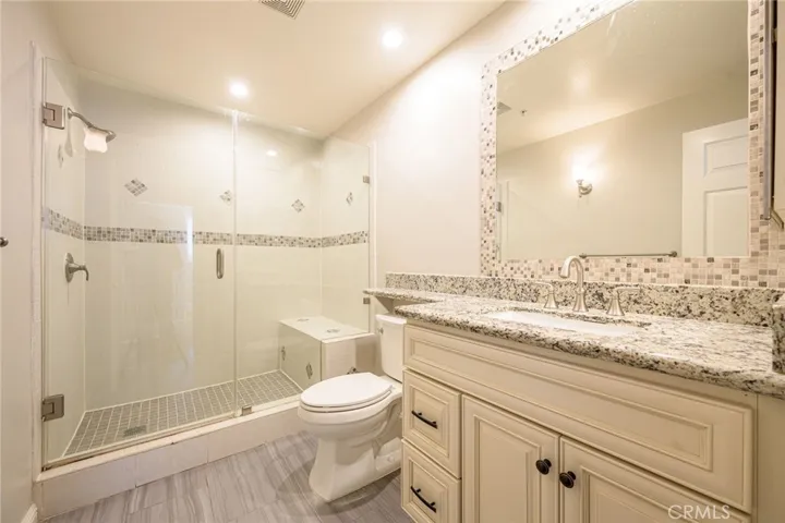 2253 Martin 120, Irvine, California 92612