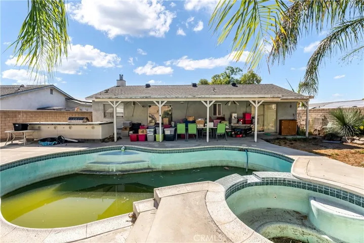 15600 Jackson Drive, Fontana, California 92336