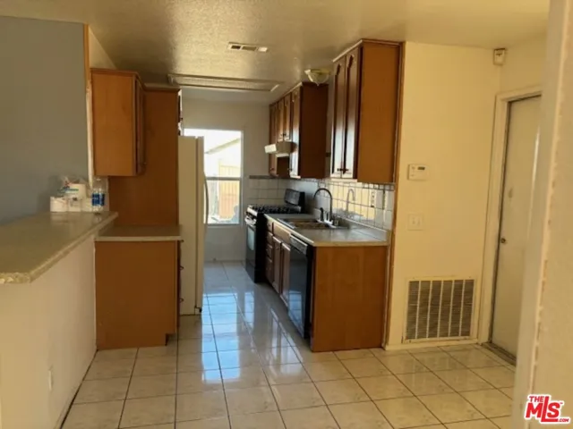 17820 17820 Bridgeport Street, Adelanto, California 92301