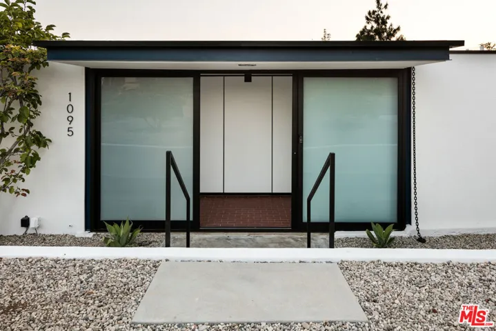 1095 N Kenter Avenue, Los Angeles, California 90049