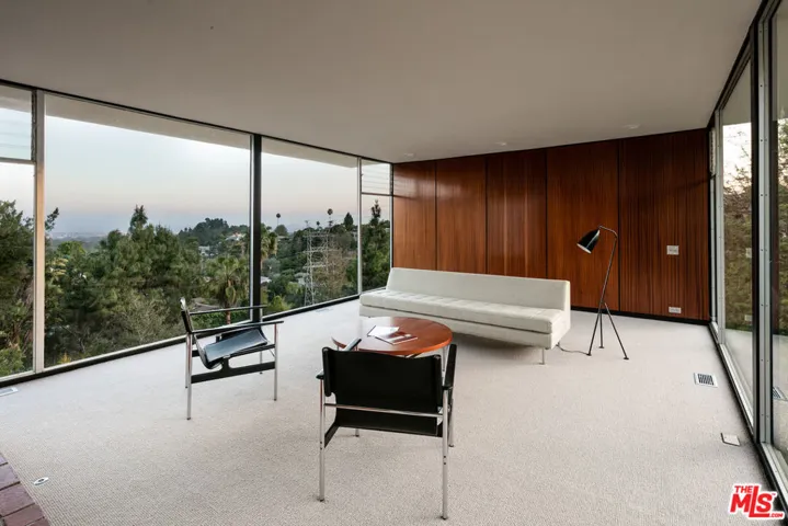 1095 N Kenter Avenue, Los Angeles, California 90049