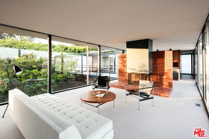 1095 N Kenter Avenue, Los Angeles, California 90049