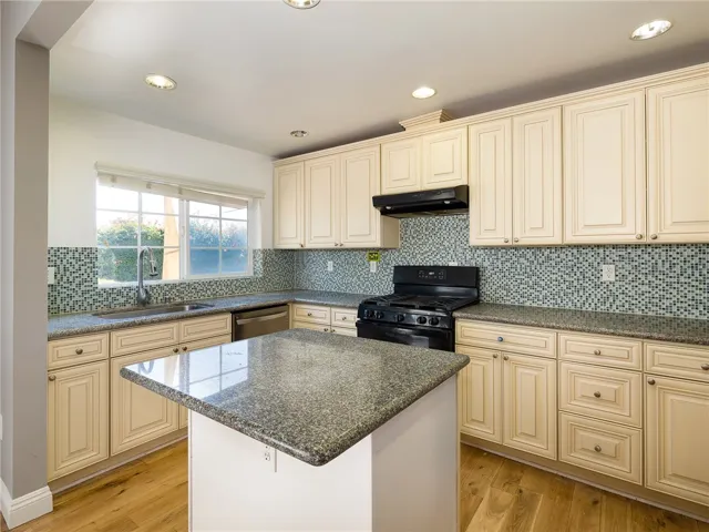 2010 W Macarthur Street, Rancho Palos Verdes, California 90275