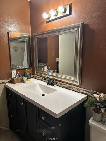 Upstair bath

