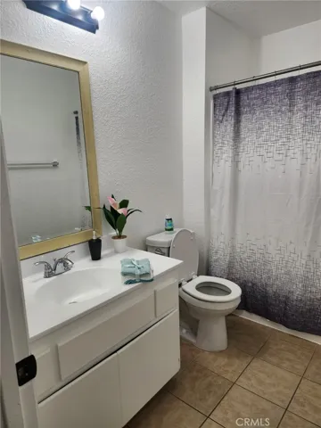 21601 Powhatan Road 8, Apple Valley, California 92308