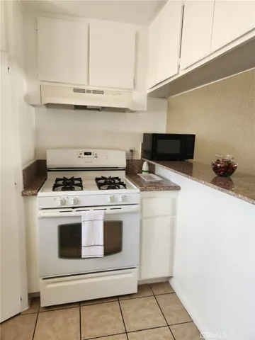 21601 Powhatan Road 8, Apple Valley, California 92308