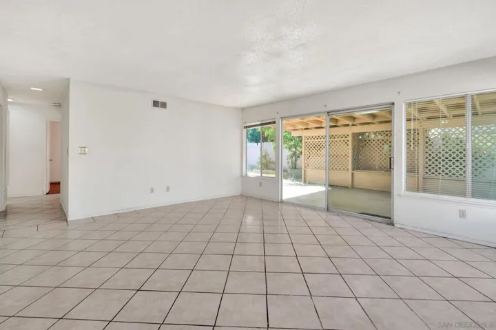 9143 Reagan Rd, San Diego, California 92126