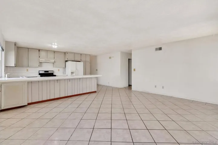 9143 Reagan Rd, San Diego, California 92126
