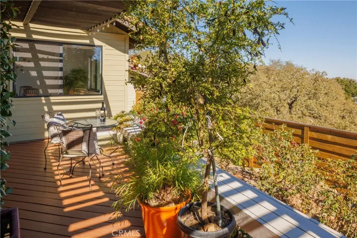 Wrap around porch with lots of morning sun