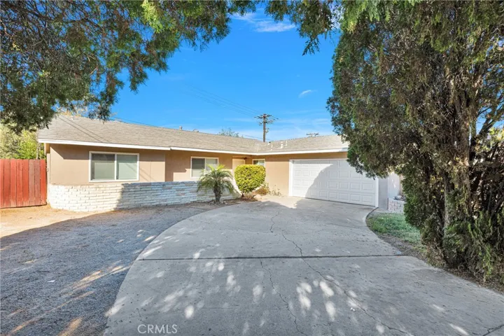6631 Avenue De Palma, Jurupa Valley, California 92509