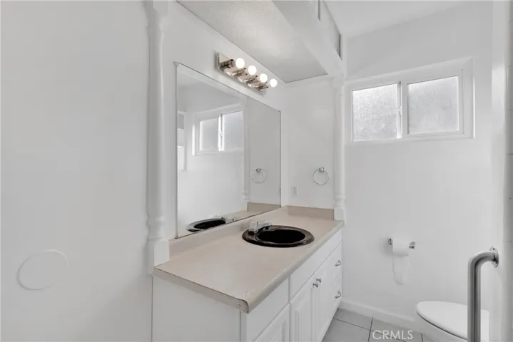 6631 Avenue De Palma, Jurupa Valley, California 92509